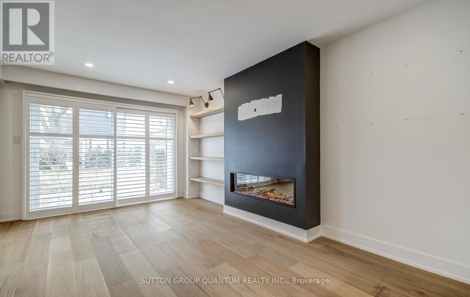 72 - 20 Mineola Road E, Mississauga, Ontario  L5G 4N9 - Photo 4 - W12914848