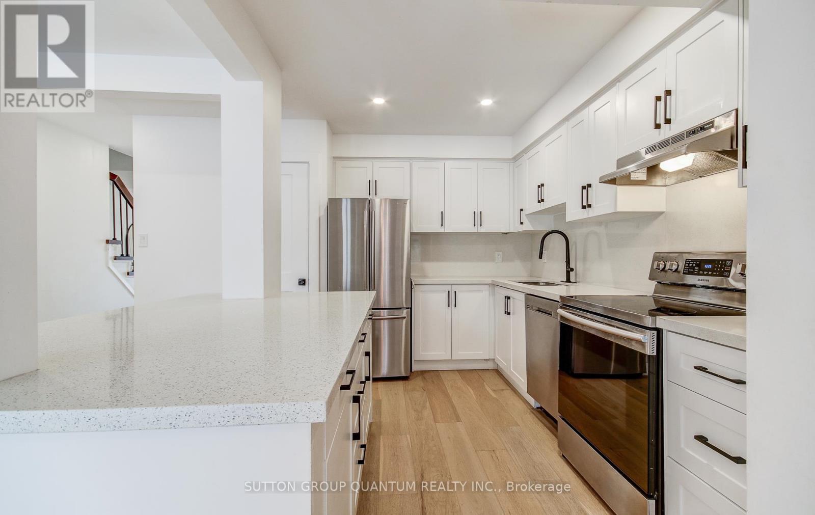 72 - 20 Mineola Road E, Mississauga, Ontario  L5G 4N9 - Photo 9 - W12914848