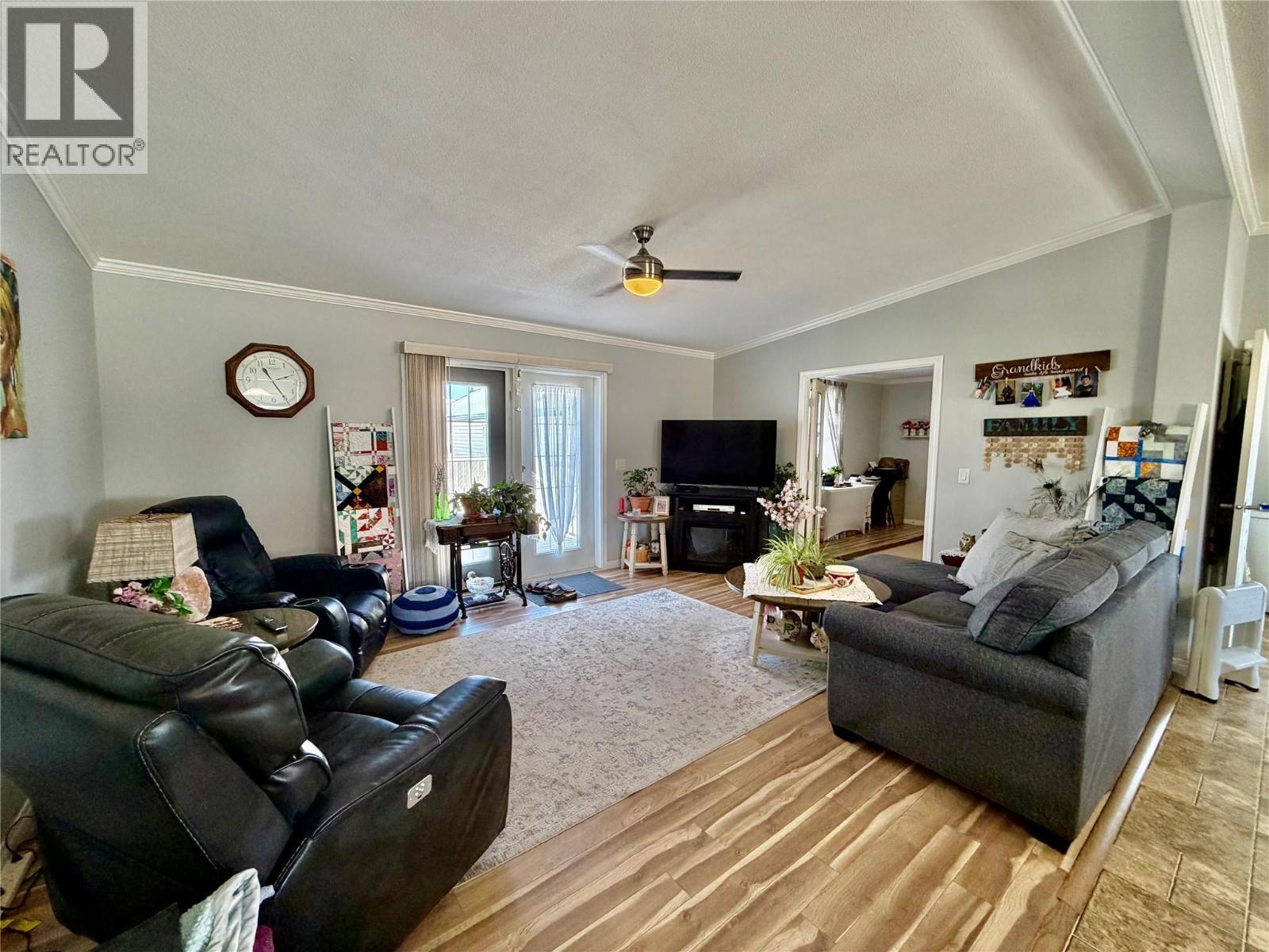 720 105 Avenue, Dawson Creek, British Columbia  V1G 2K6 - Photo 2 - 10381032