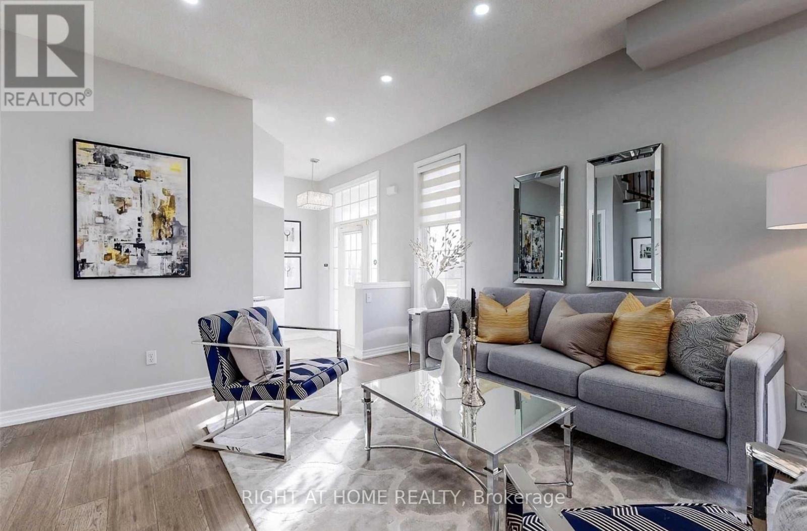 3690 Thomas Street, Mississauga, Ontario  L5M 7E6 - Photo 3 - W12931972