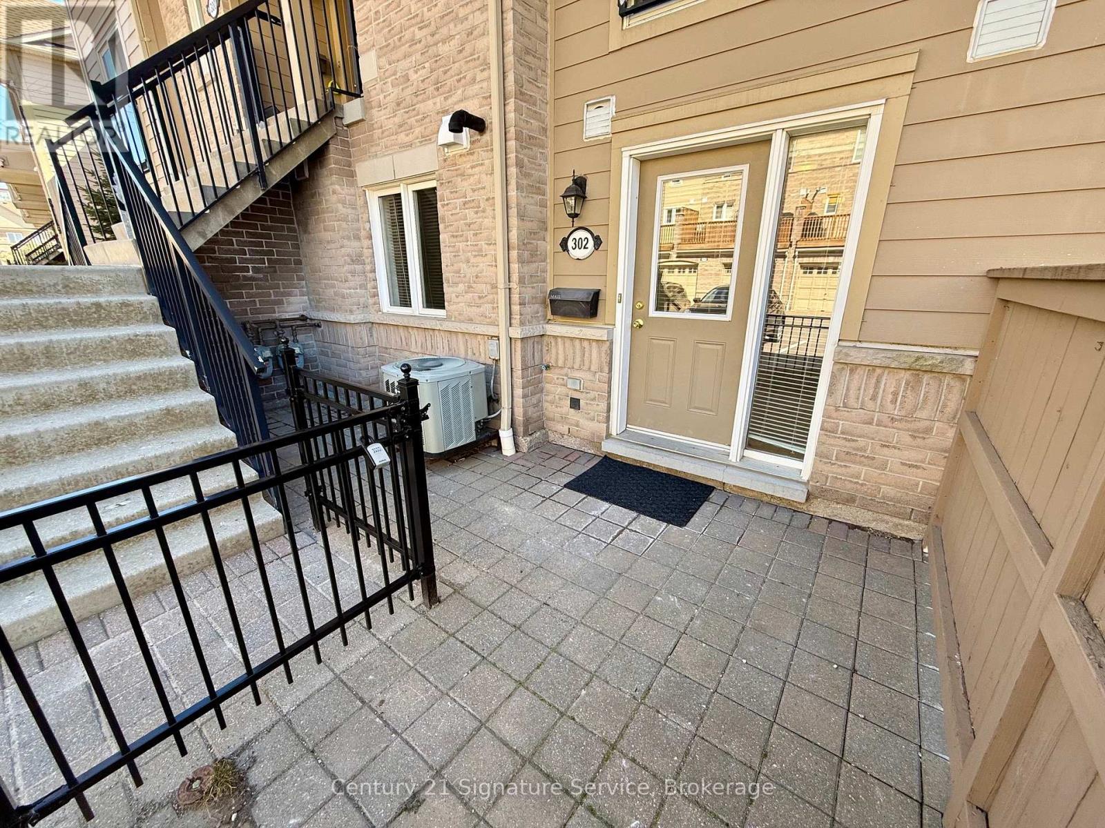 302 - 4975 Southampton Drive, Mississauga, Ontario  L5M 8E5 - Photo 2 - W12931974