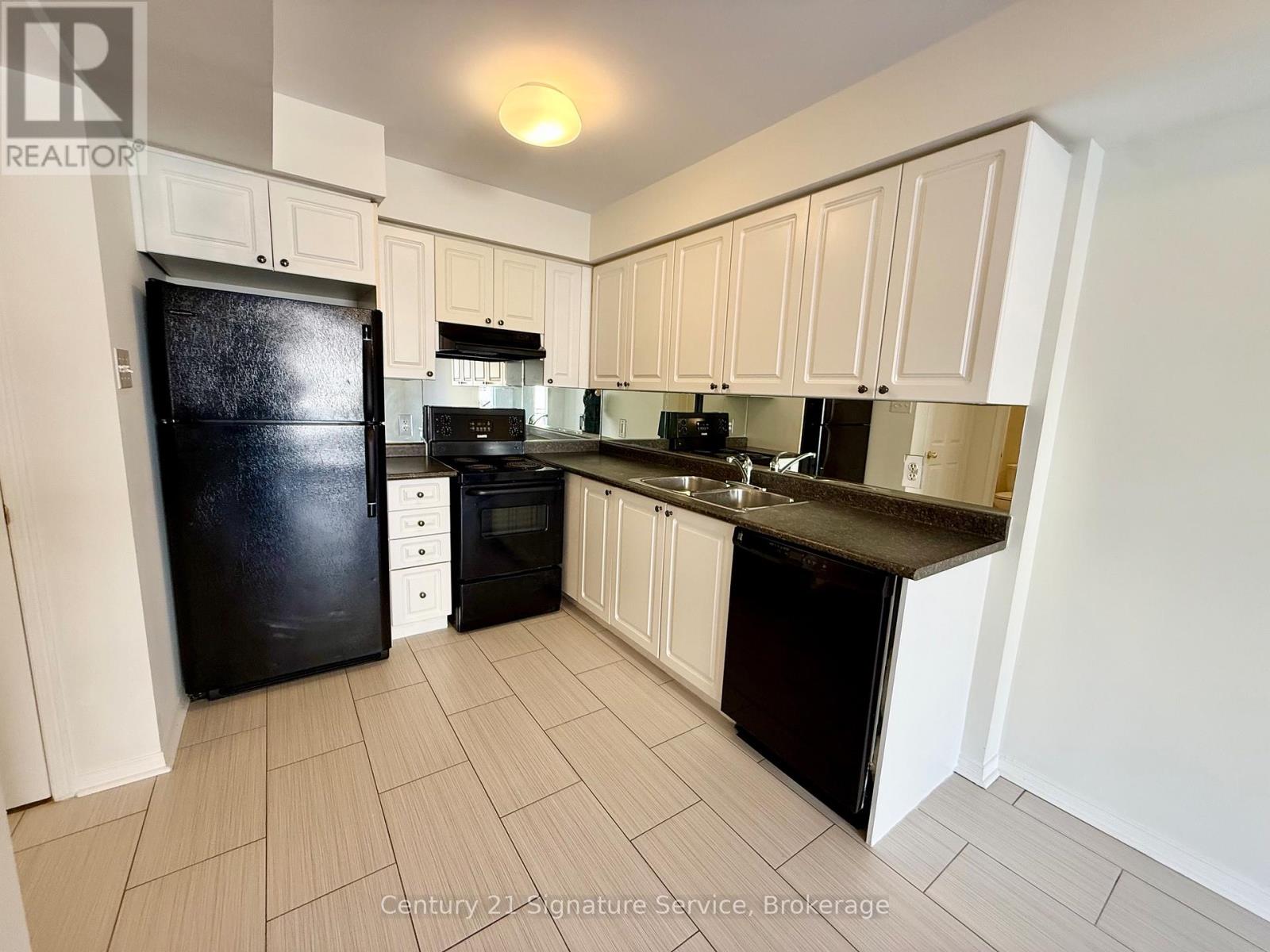 302 - 4975 Southampton Drive, Mississauga, Ontario  L5M 8E5 - Photo 5 - W12931974