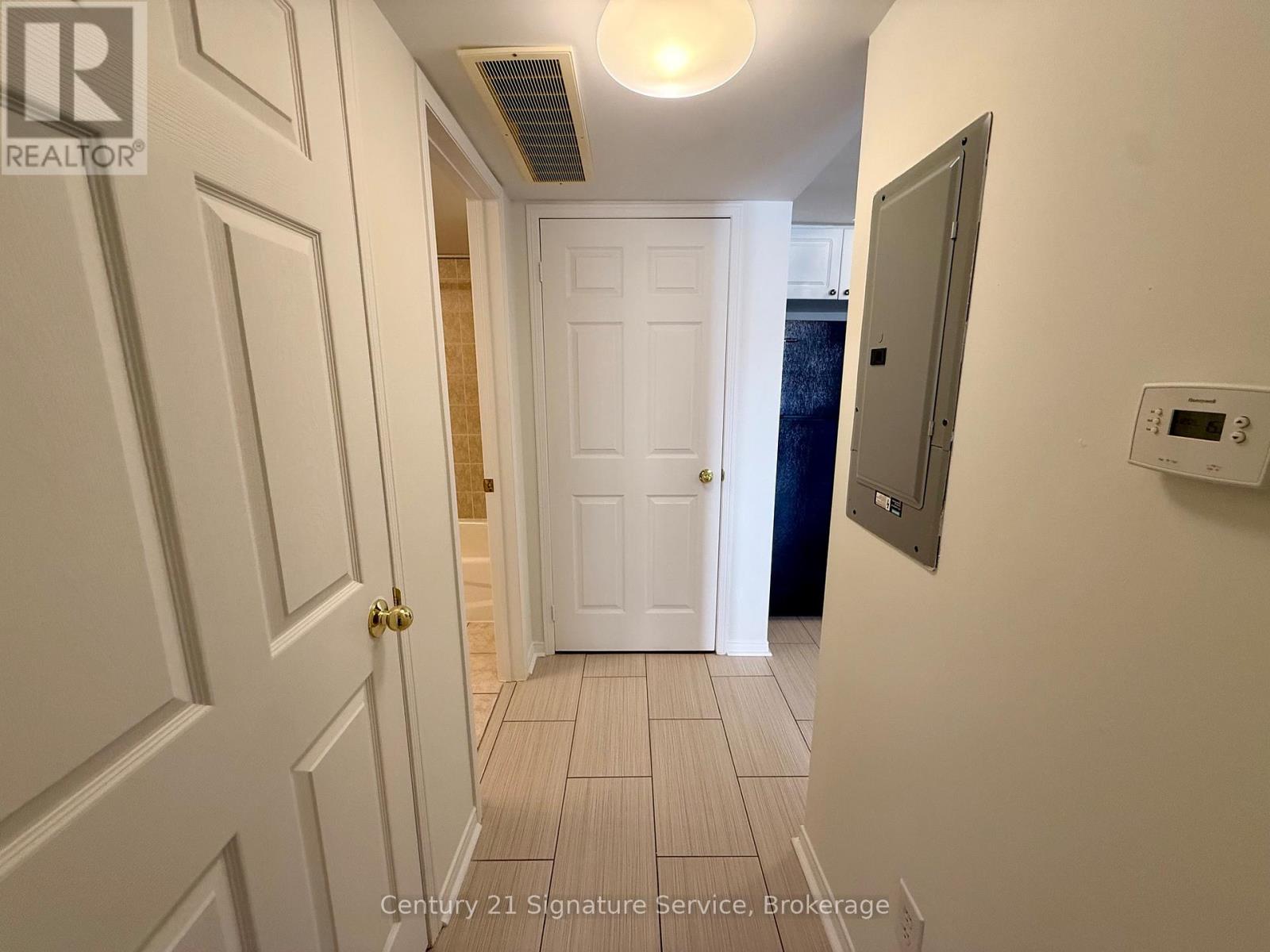 302 - 4975 Southampton Drive, Mississauga, Ontario  L5M 8E5 - Photo 9 - W12931974