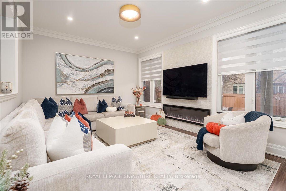 1268 Kestell Boulevard, Oakville, Ontario  L6H 0B3 - Photo 7 - W12931986