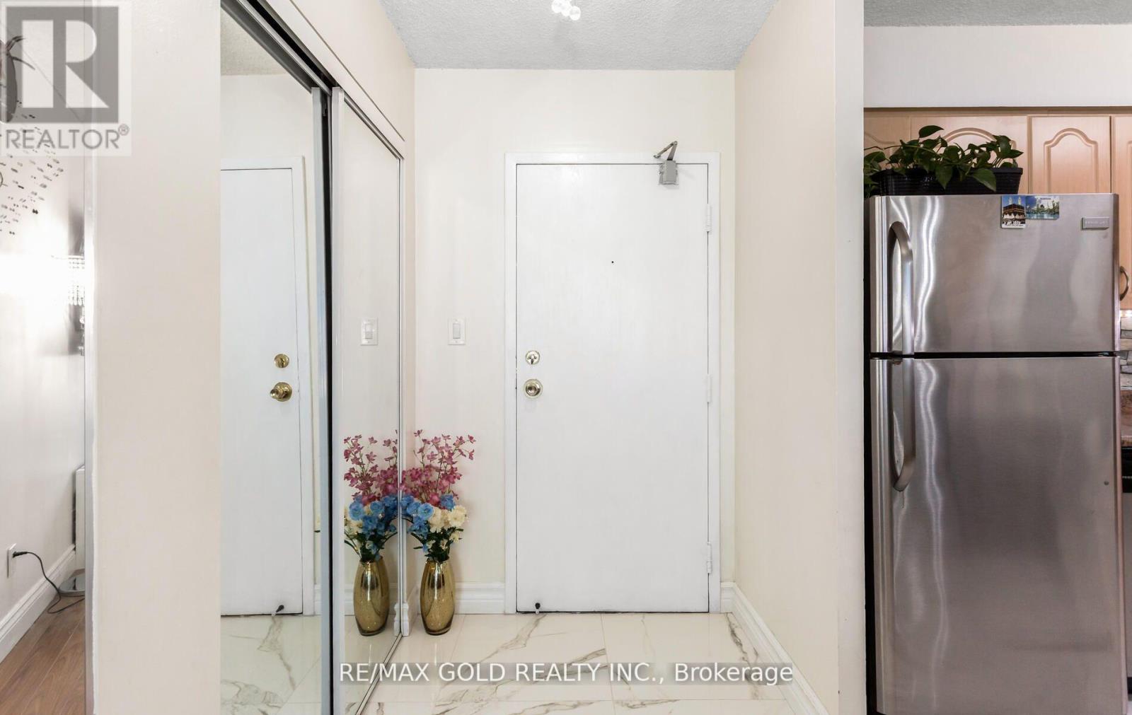 204 - 200 Robert Speck Parkway, Mississauga, Ontario L4Z 1S3 - Photo 12 - W12931990