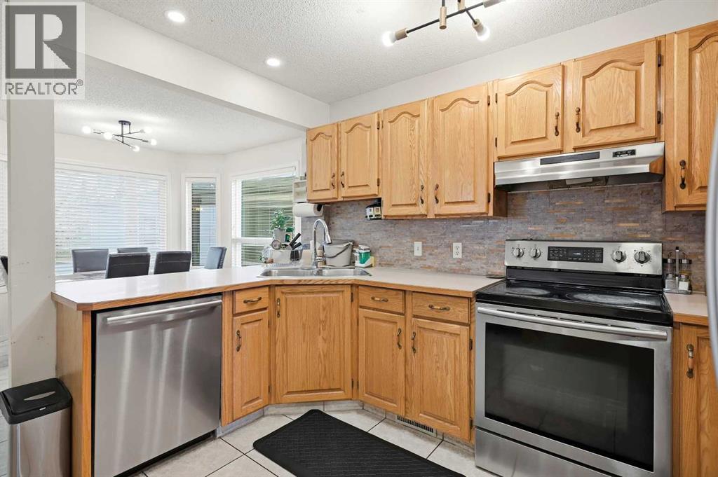 507 Citadel Heights NW, Calgary, Alberta  T3G 4A1 - Photo 4 - A2284458