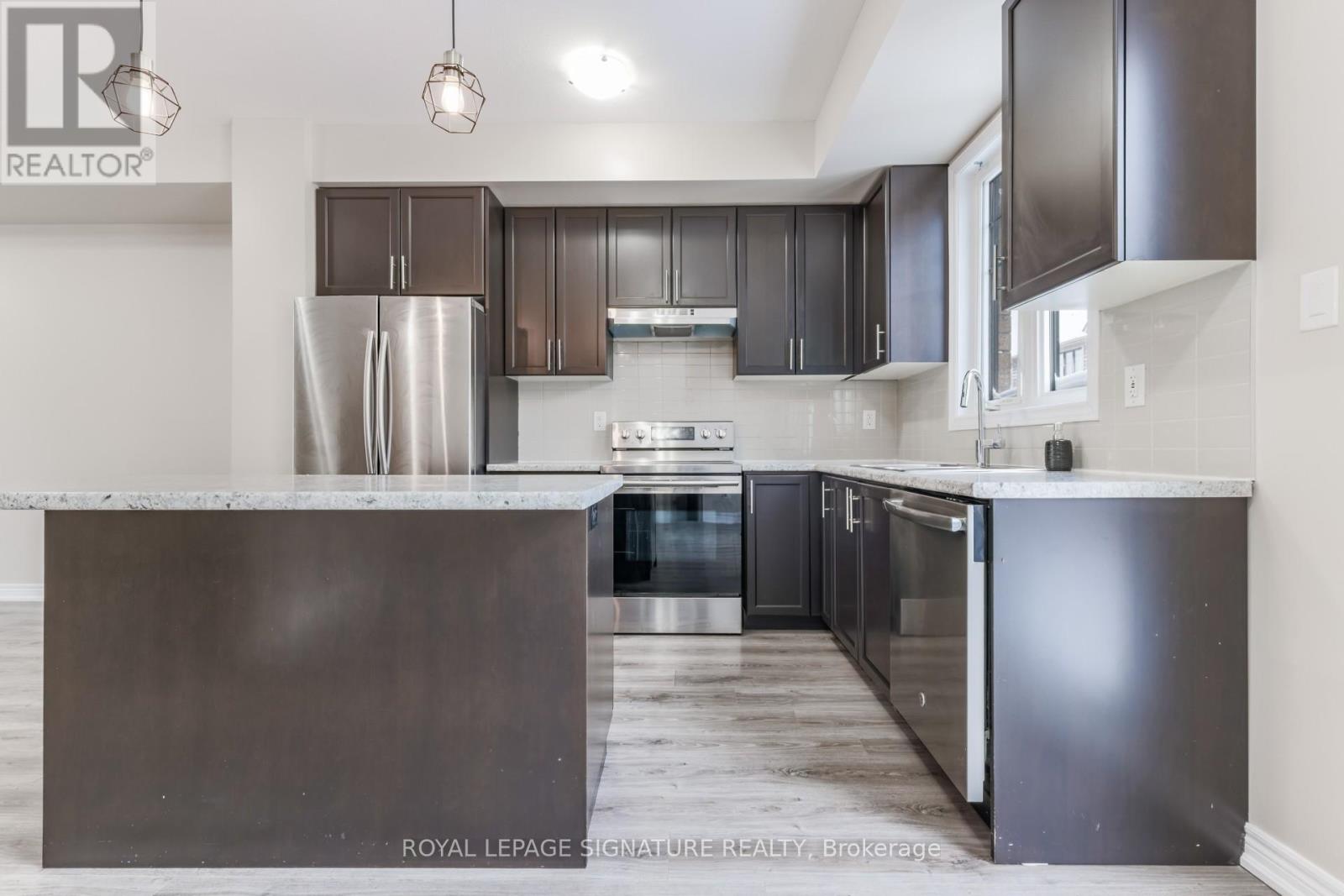 68 Esplanade Lane, Grimsby, Ontario  L3M 0H2 - Photo 10 - X12931960