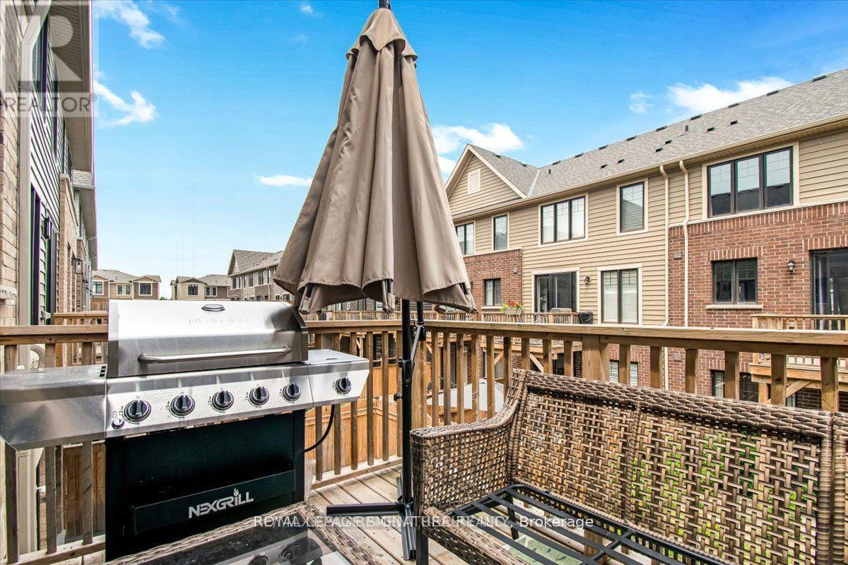 68 Esplanade Lane, Grimsby, Ontario  L3M 0H2 - Photo 11 - X12931960