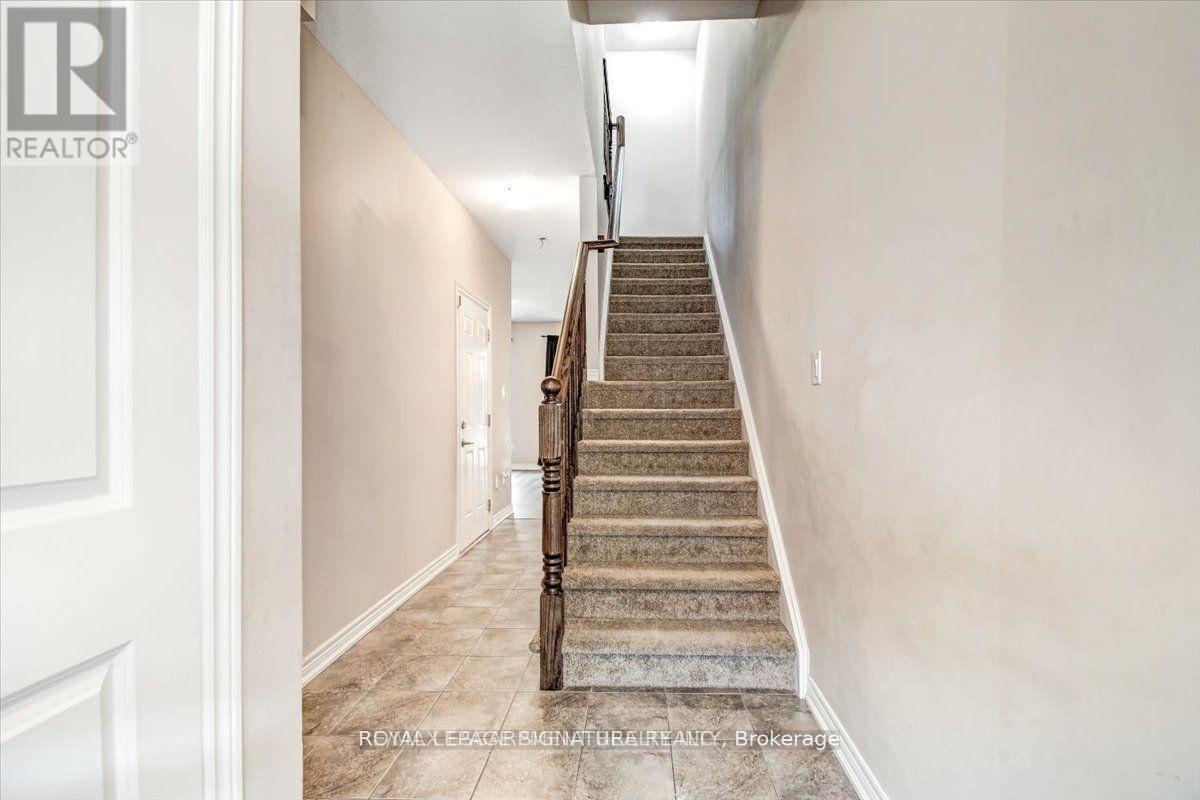 68 Esplanade Lane, Grimsby, Ontario  L3M 0H2 - Photo 6 - X12931960