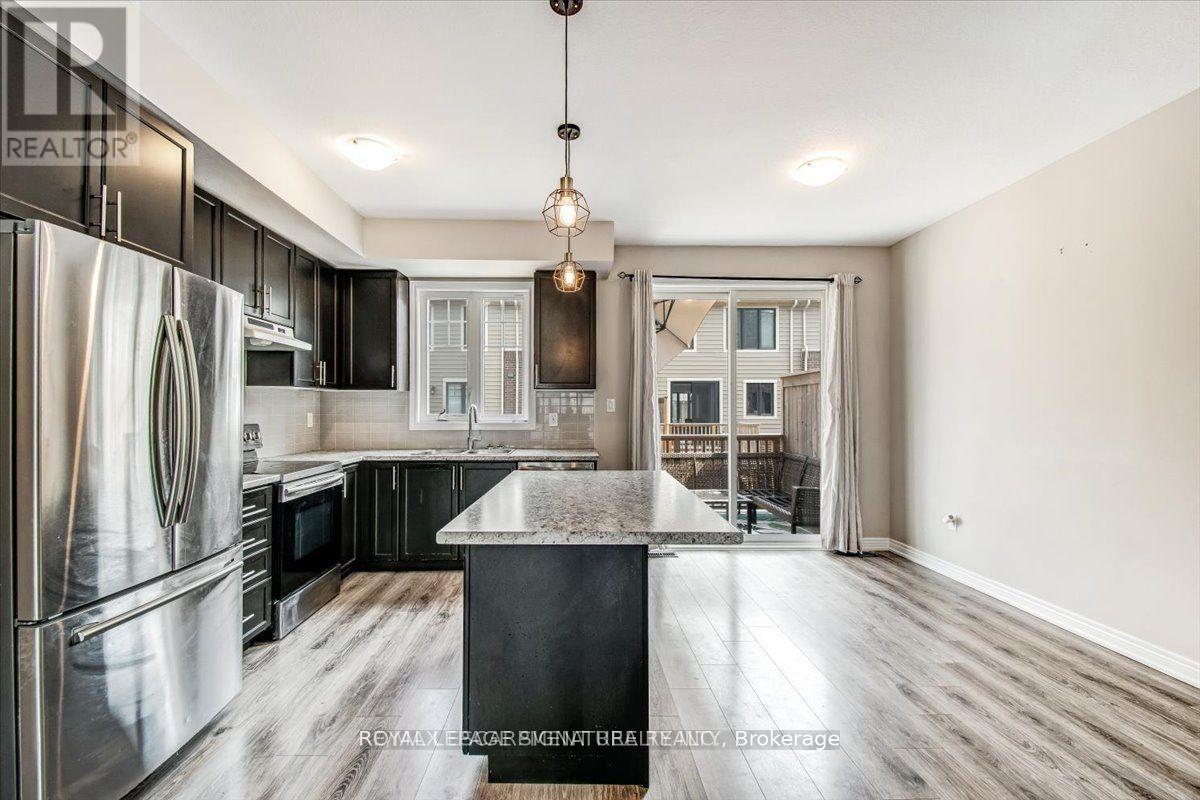 68 Esplanade Lane, Grimsby, Ontario  L3M 0H2 - Photo 8 - X12931960