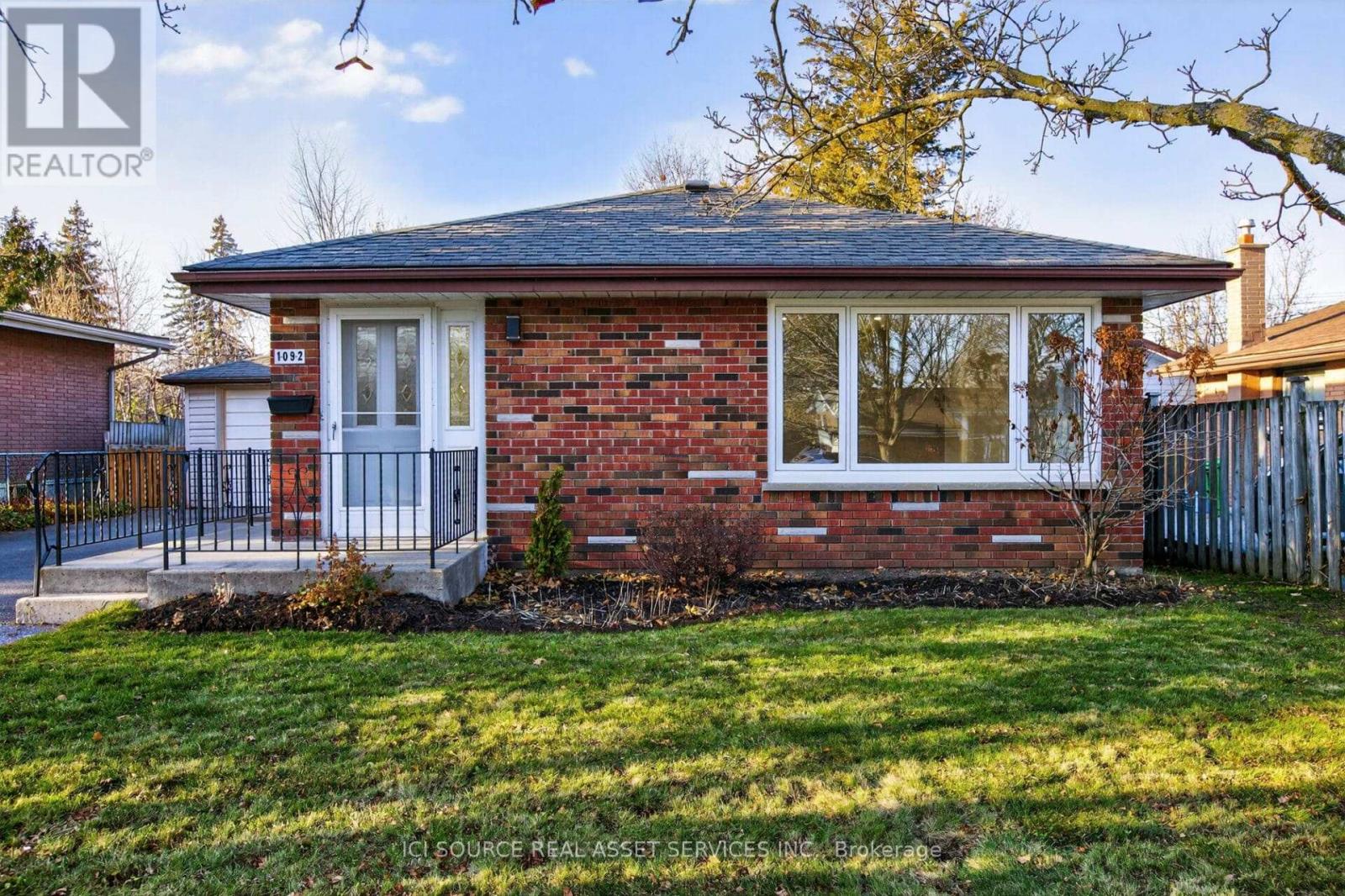 1092 GLENDALE DRIVE, Peterborough, Ontario