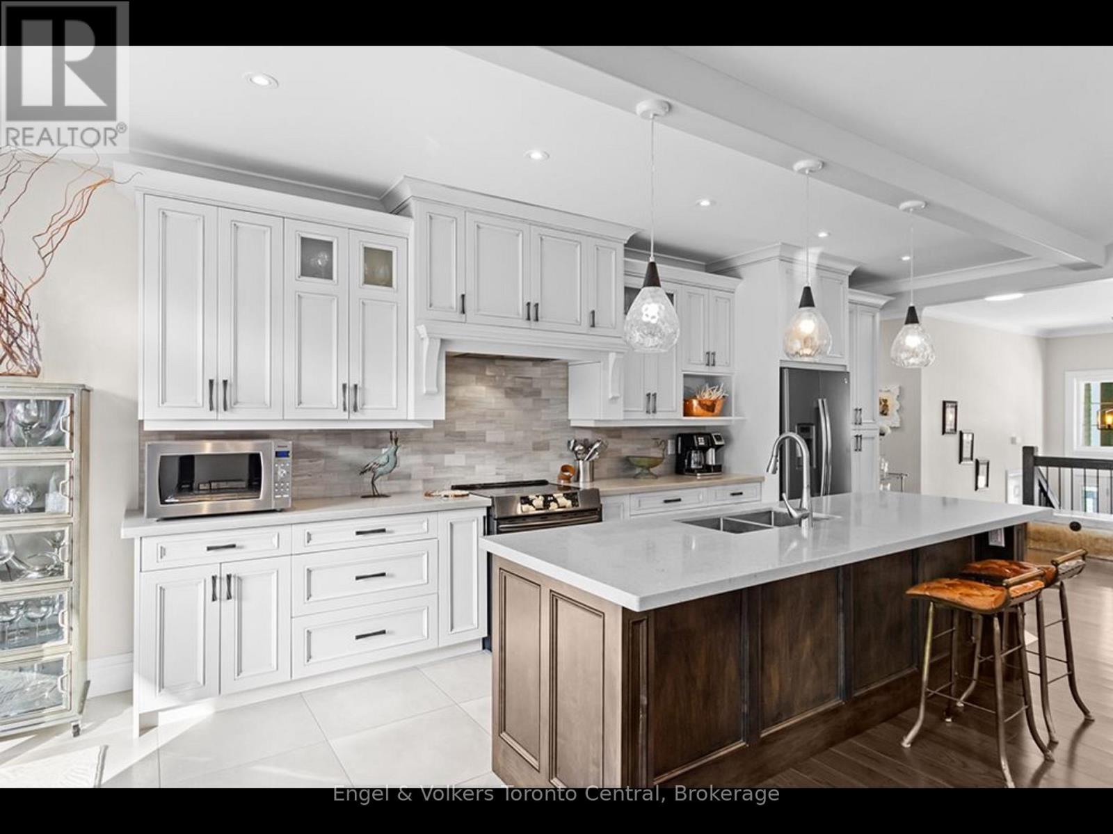 68 50th Street S, Wasaga Beach, Ontario  L9Z 1X5 - Photo 12 - S12742198