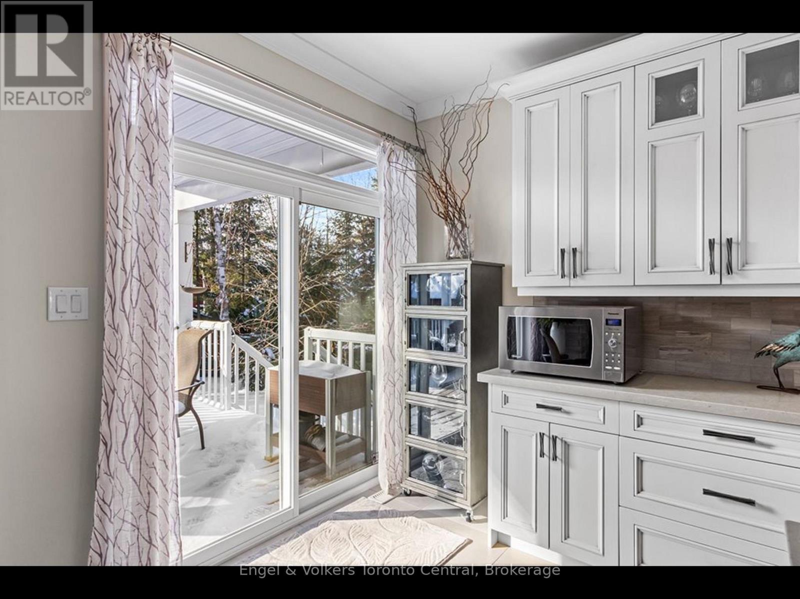 68 50th Street S, Wasaga Beach, Ontario  L9Z 1X5 - Photo 18 - S12742198