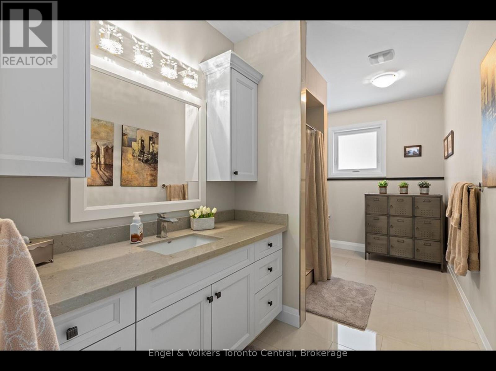 68 50th Street S, Wasaga Beach, Ontario  L9Z 1X5 - Photo 38 - S12742198