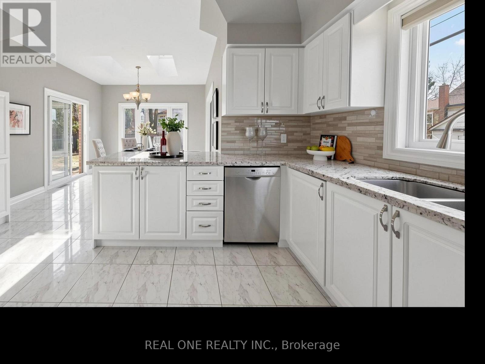 237 Princess Avenue, Toronto, Ontario M2N 3S2 - Photo 15 - C12927176