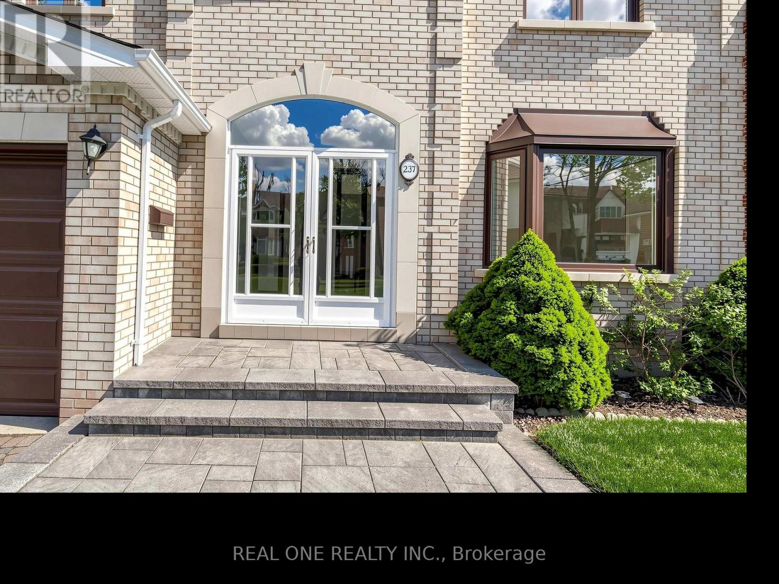 237 Princess Avenue, Toronto, Ontario M2N 3S2 - Photo 5 - C12927176