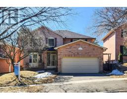 5 VALLEY CRESCENT, Aurora, Ontario