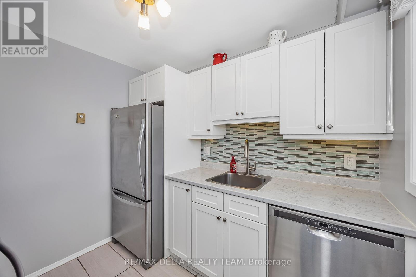 303 - 6434 Bilberry Drive, Ottawa, Ontario  K1C 4P5 - Photo 12 - X12771968