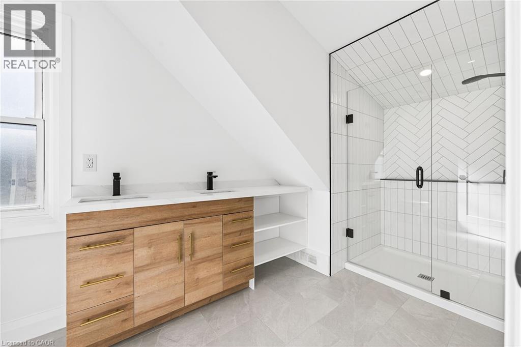 304 Park Street, Hamilton, Ontario  L9H 1Y9 - Photo 32 - 40815761