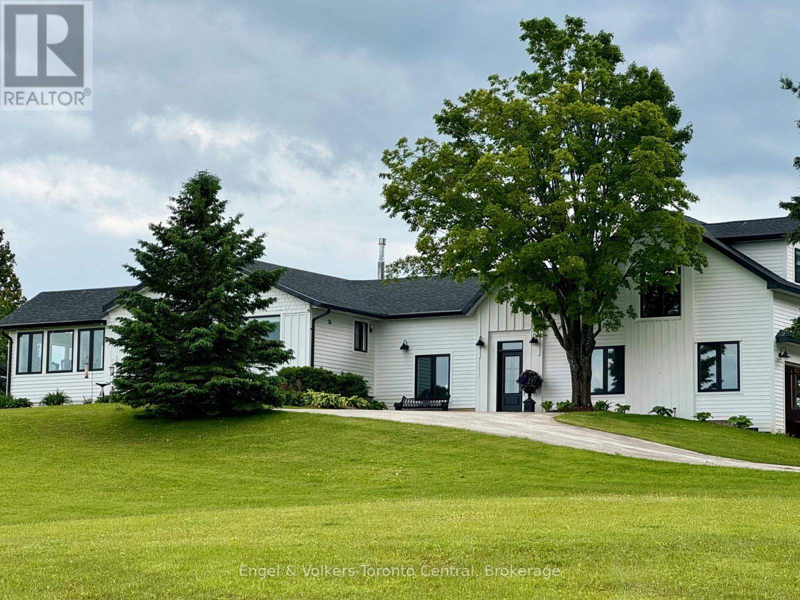 9263 91 County Road, Clearview, Ontario  L0M 1H0 - Photo 3 - S12745154