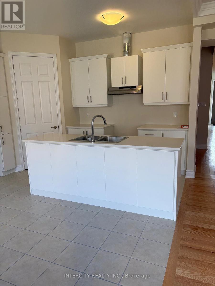 9 Keyworth Crescent, Brampton, Ontario  L6R 4E9 - Photo 5 - W12912112