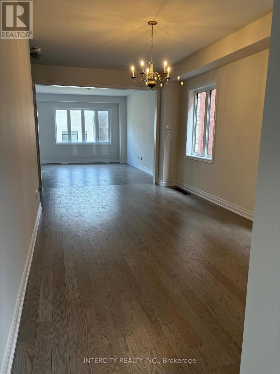 11 Keyworth Crescent, Brampton, Ontario  L6R 4E9 - Photo 2 - W12912108