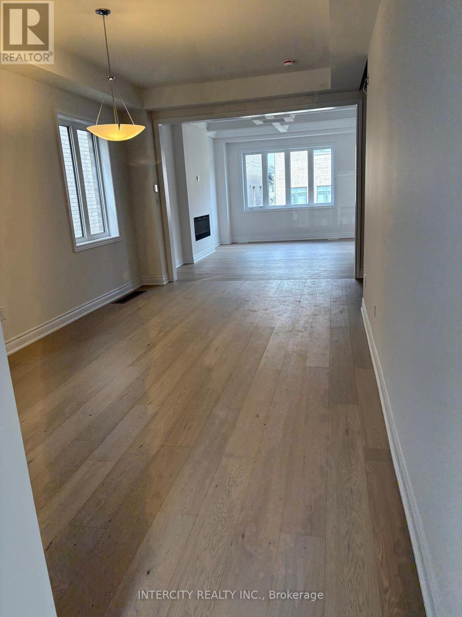 15 Keyworth Crescent, Brampton, Ontario  L6R 4G3 - Photo 2 - W12928658