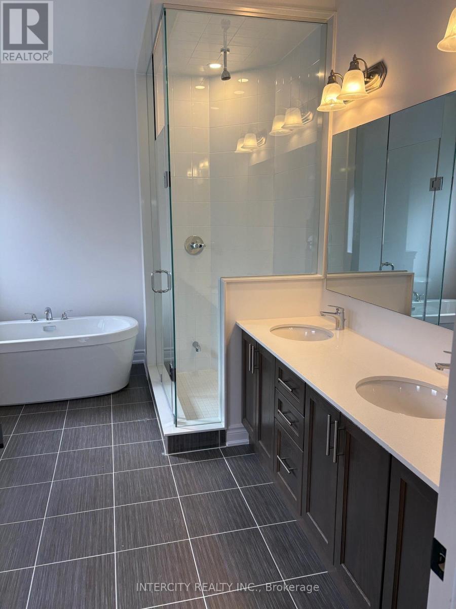 11 Keyworth Crescent, Brampton, Ontario  L6R 4E9 - Photo 5 - W12912108