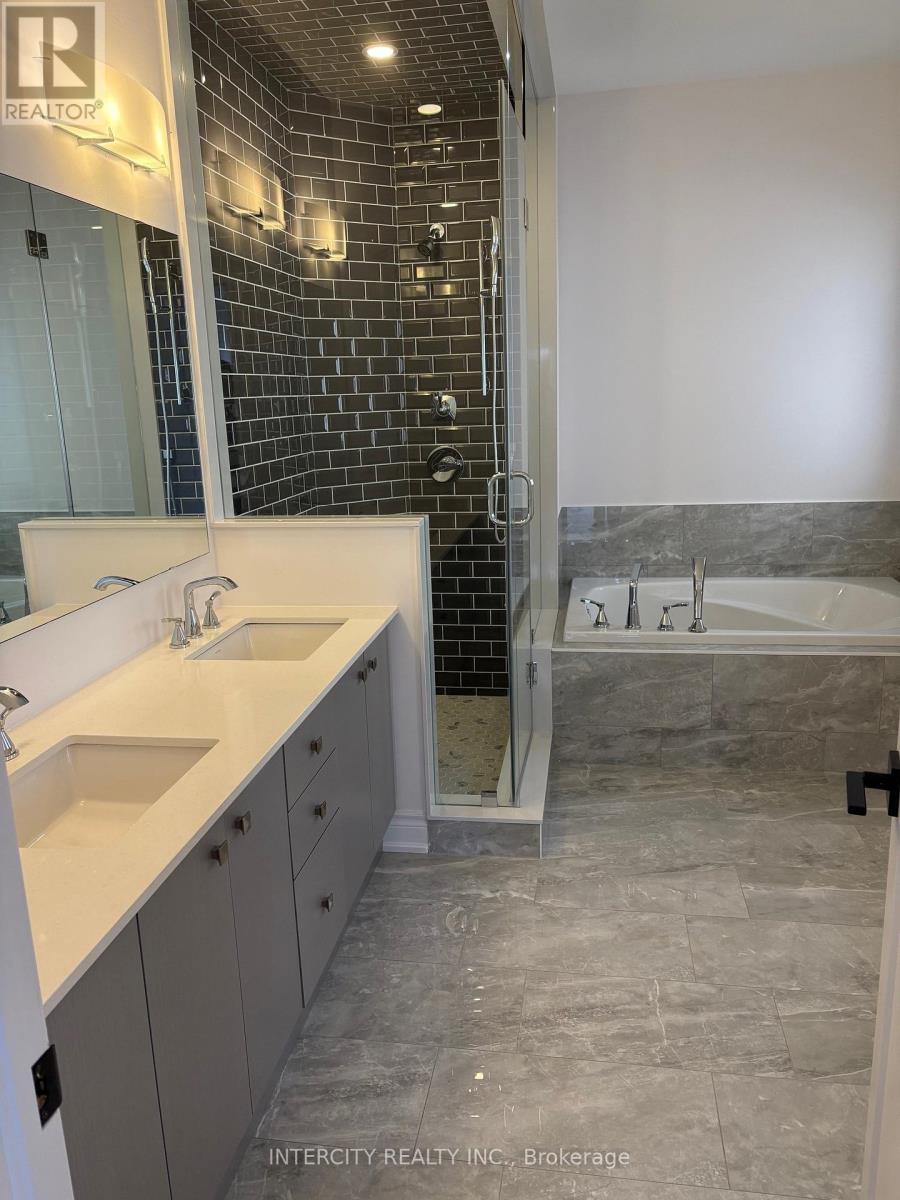 15 Keyworth Crescent, Brampton, Ontario  L6R 4G3 - Photo 8 - W12928658