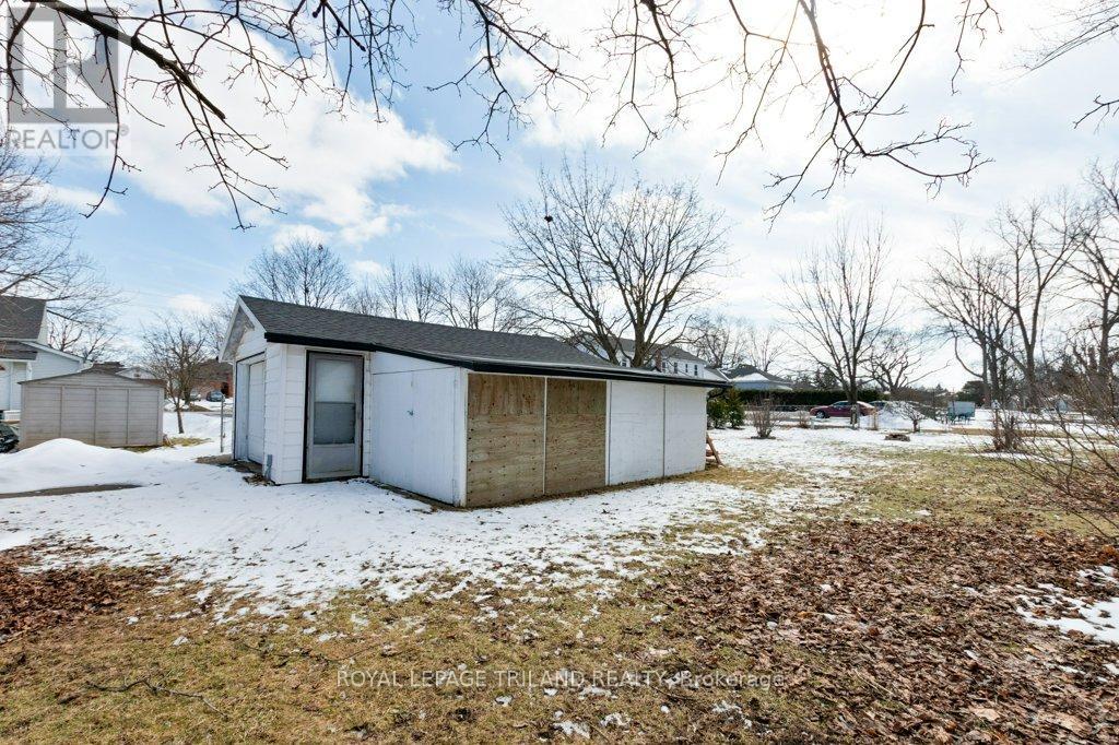 102 Steele Street, St. Thomas, Ontario  N5R 2Y5 - Photo 39 - X12825930