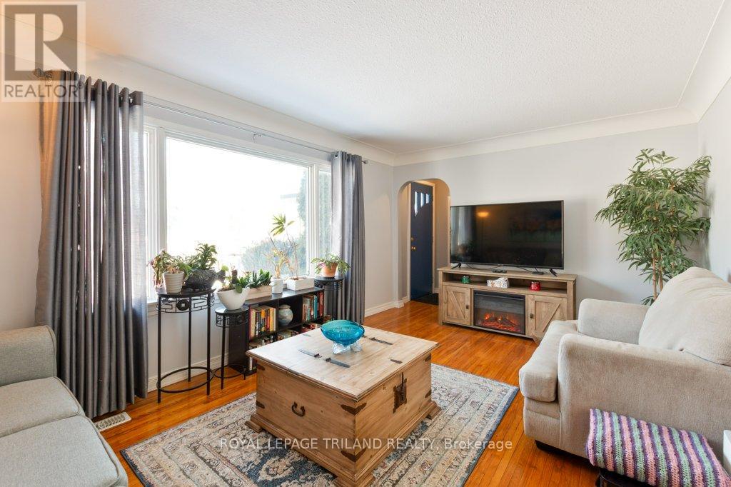 102 Steele Street, St. Thomas, Ontario  N5R 2Y5 - Photo 8 - X12825930