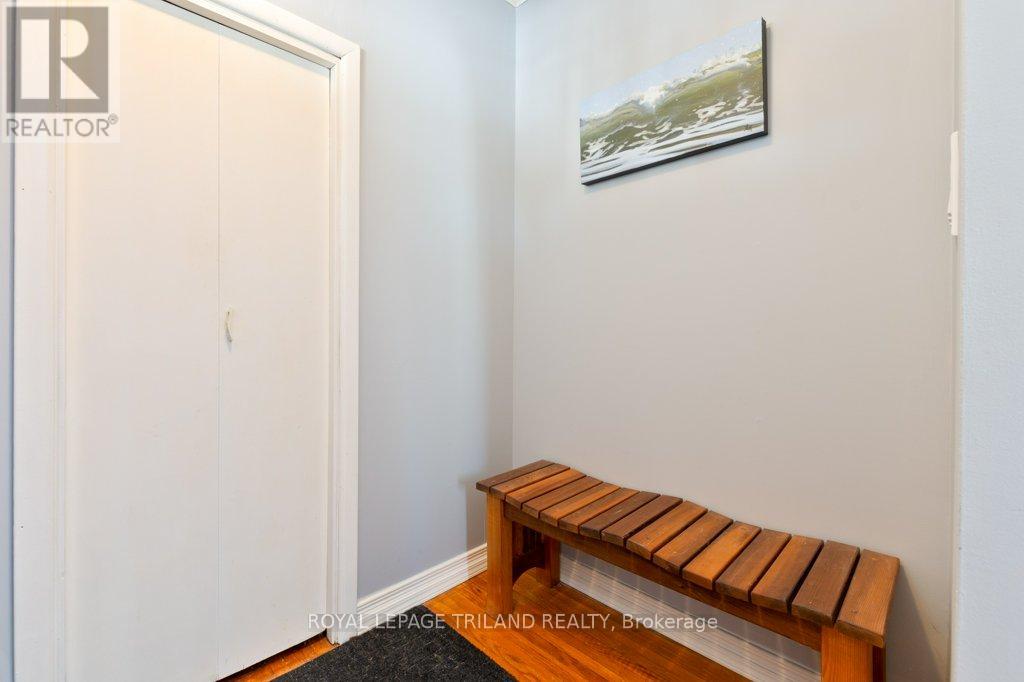 102 Steele Street, St. Thomas, Ontario  N5R 2Y5 - Photo 5 - X12825930