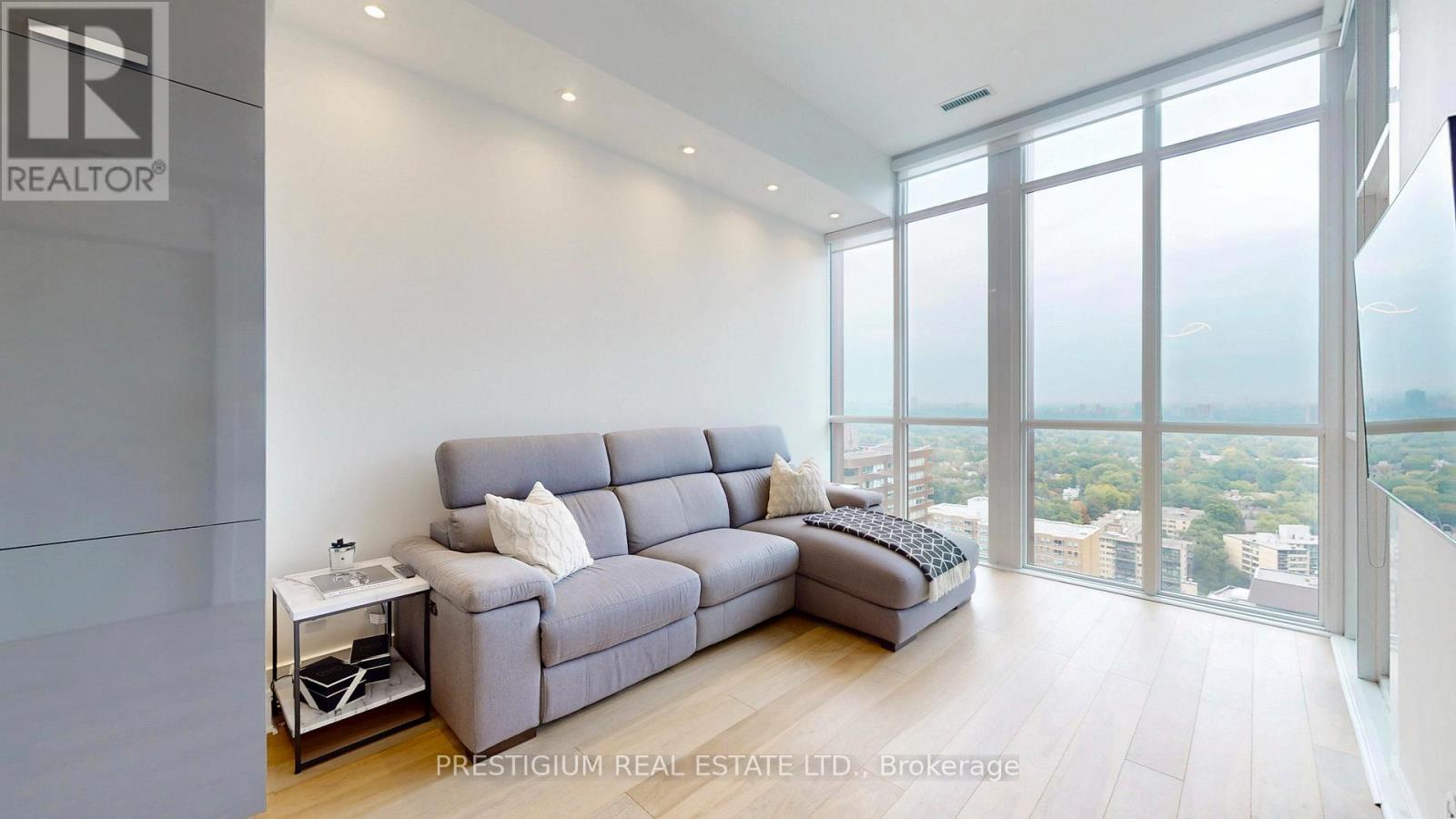 2405 - 32 Davenport Road, Toronto, Ontario  M5R 0B5 - Photo 7 - C12932016