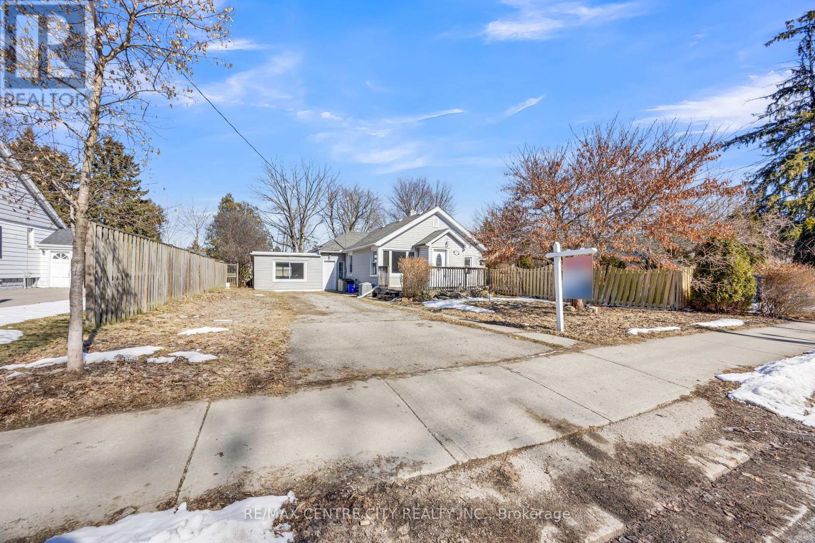 78 Langarth Street W, London South, Ontario  N6J 1P4 - Photo 1 - X12932050