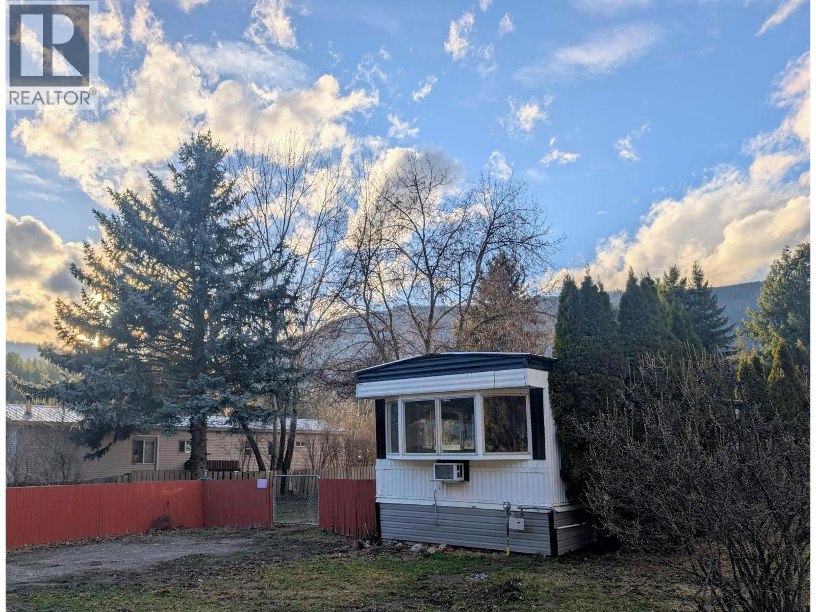 446 Mabel Lake Road Unit# E9, Lumby, British Columbia