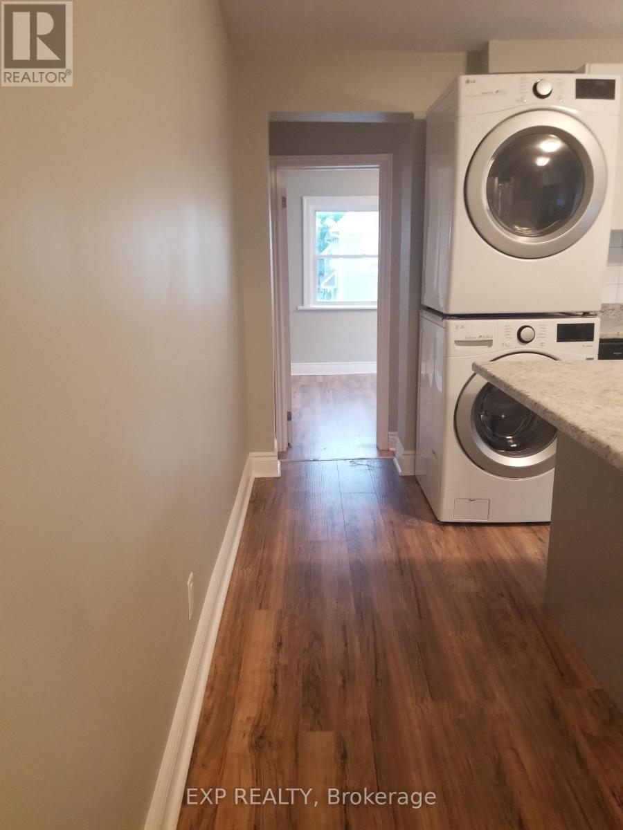 2 - 92 Norman Street, Ottawa, Ontario  K1S 3K6 - Photo 4 - X12932074