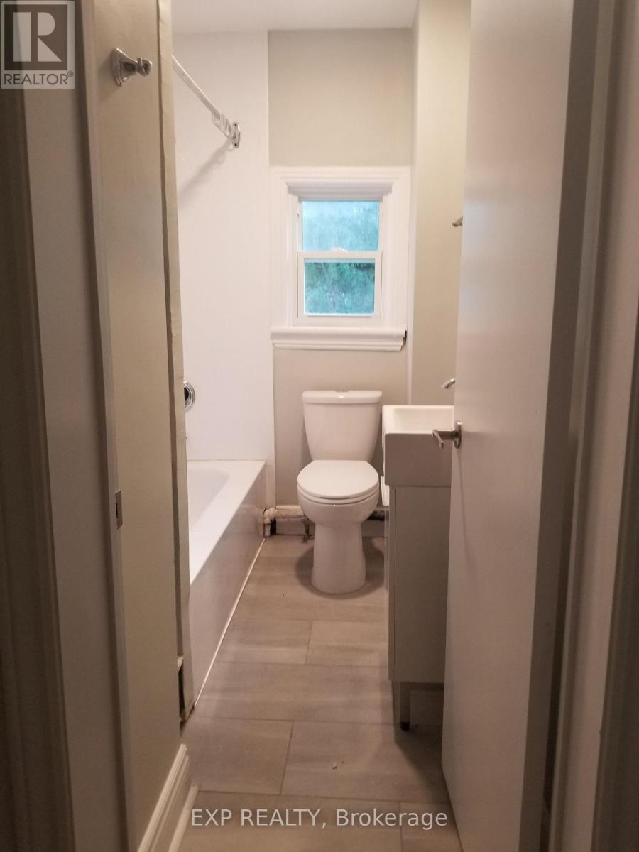 2 - 92 Norman Street, Ottawa, Ontario  K1S 3K6 - Photo 7 - X12932074