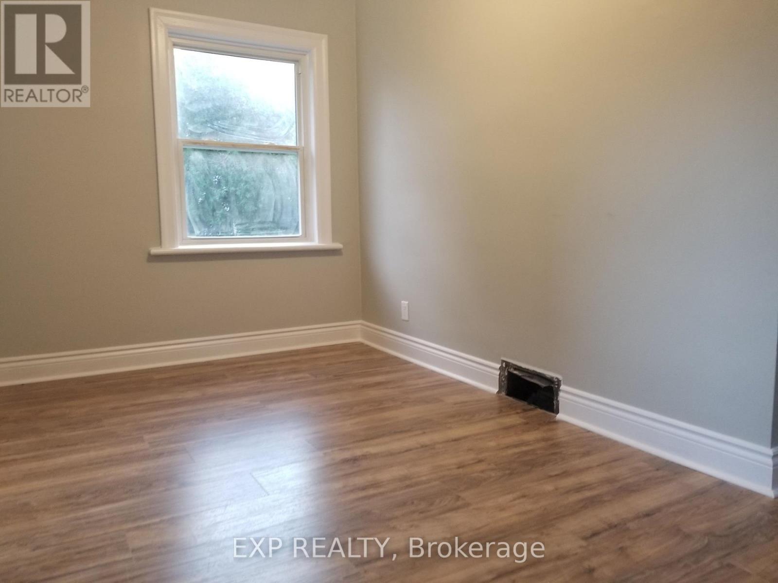 2 - 92 Norman Street, Ottawa, Ontario  K1S 3K6 - Photo 8 - X12932074