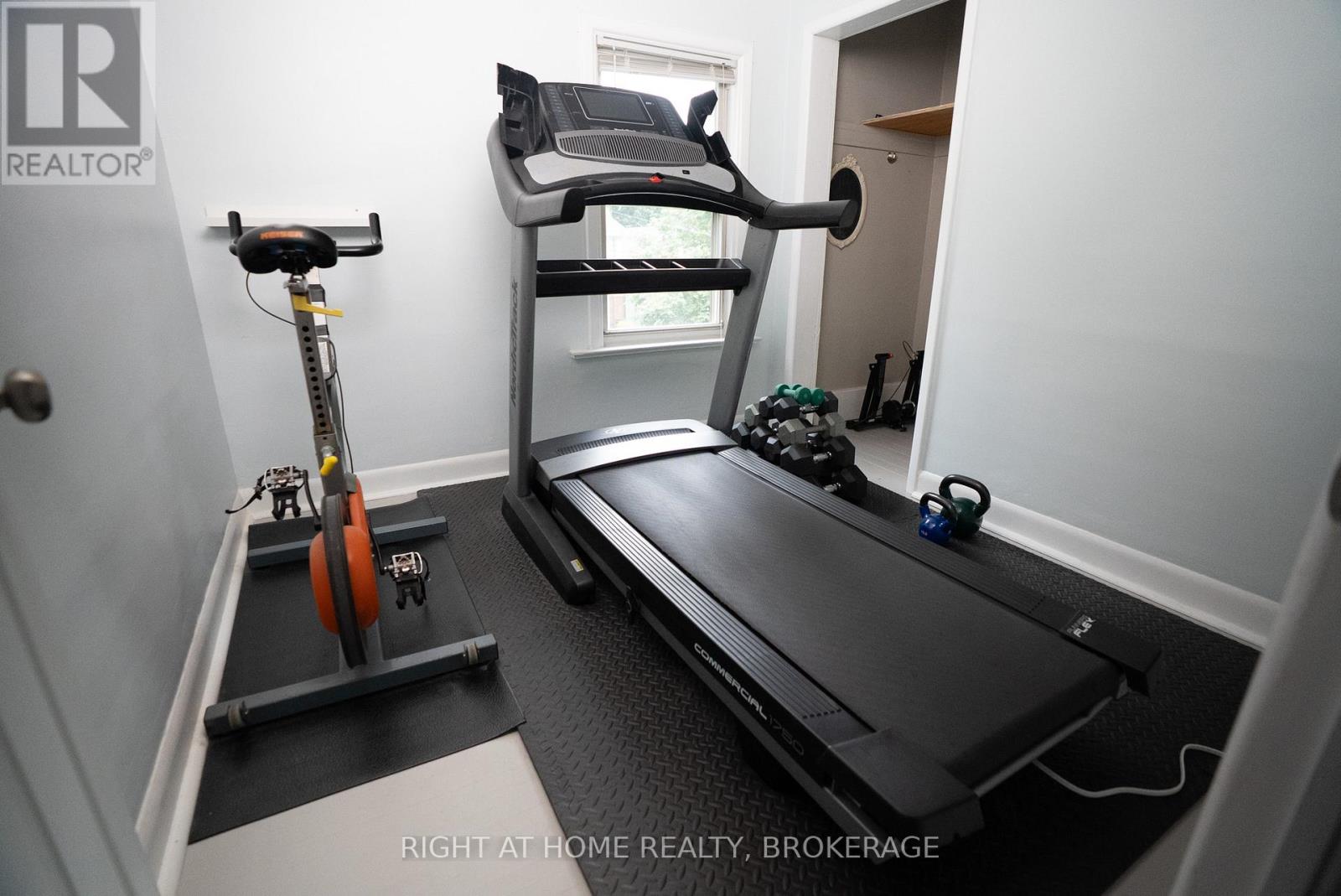 88 Chaplin Avenue, St. Catharines (Downtown), Ontario L2R 2E7 - Photo 24 - X12932092