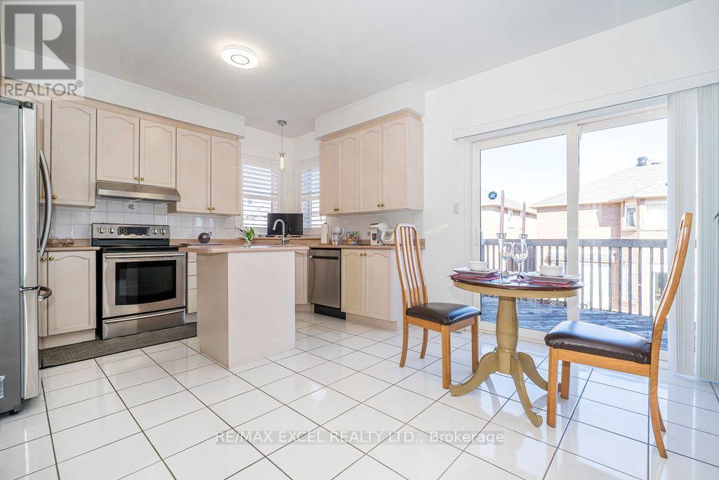 28 Fortune Crescent, Richmond Hill, Ontario  L4S 1S5 - Photo 5 - N12932036