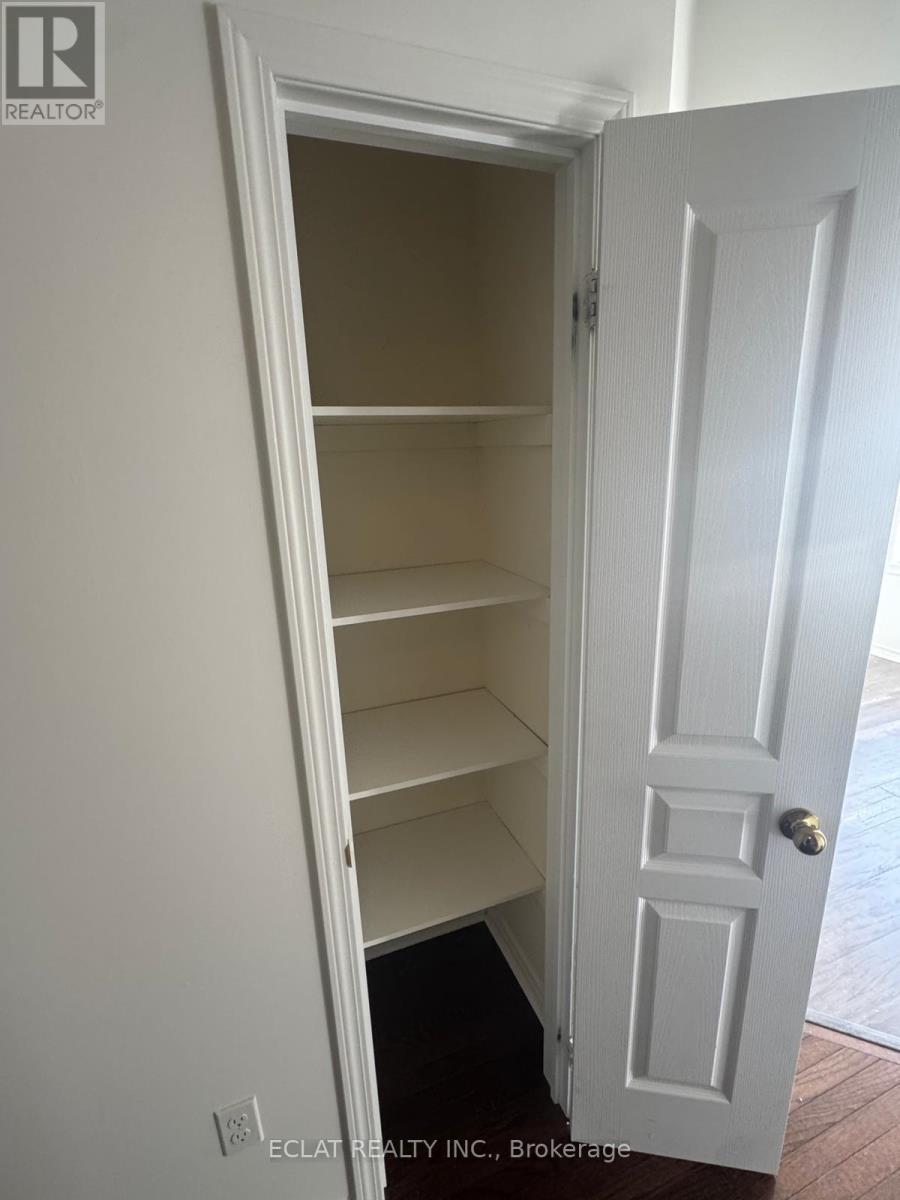 2 Lancaster Court, Barrie, Ontario  L4M 0G1 - Photo 11 - S12932026