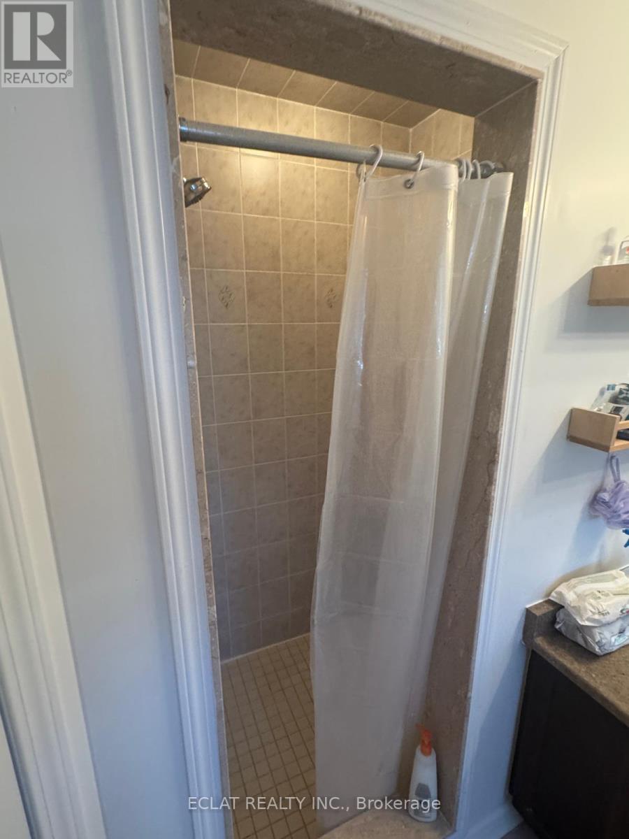 2 Lancaster Court, Barrie, Ontario  L4M 0G1 - Photo 13 - S12932026