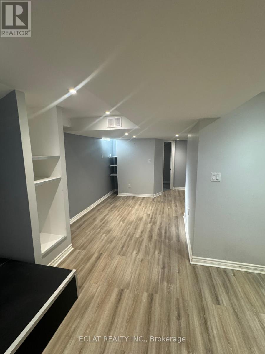 2 Lancaster Court, Barrie, Ontario  L4M 0G1 - Photo 18 - S12932026