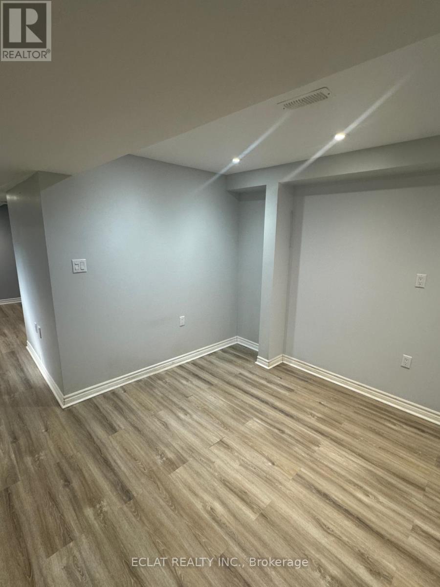 2 Lancaster Court, Barrie, Ontario  L4M 0G1 - Photo 19 - S12932026