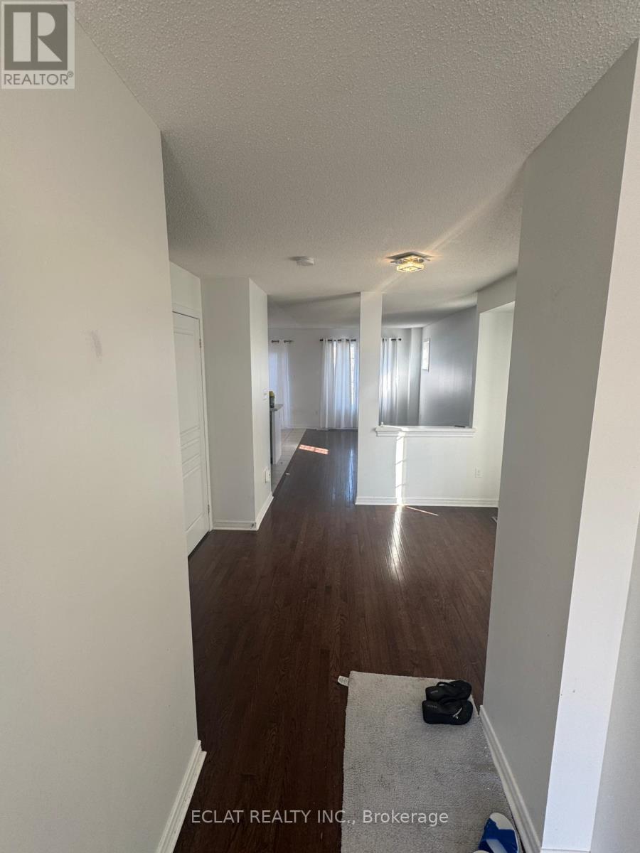 2 Lancaster Court, Barrie, Ontario  L4M 0G1 - Photo 2 - S12932026