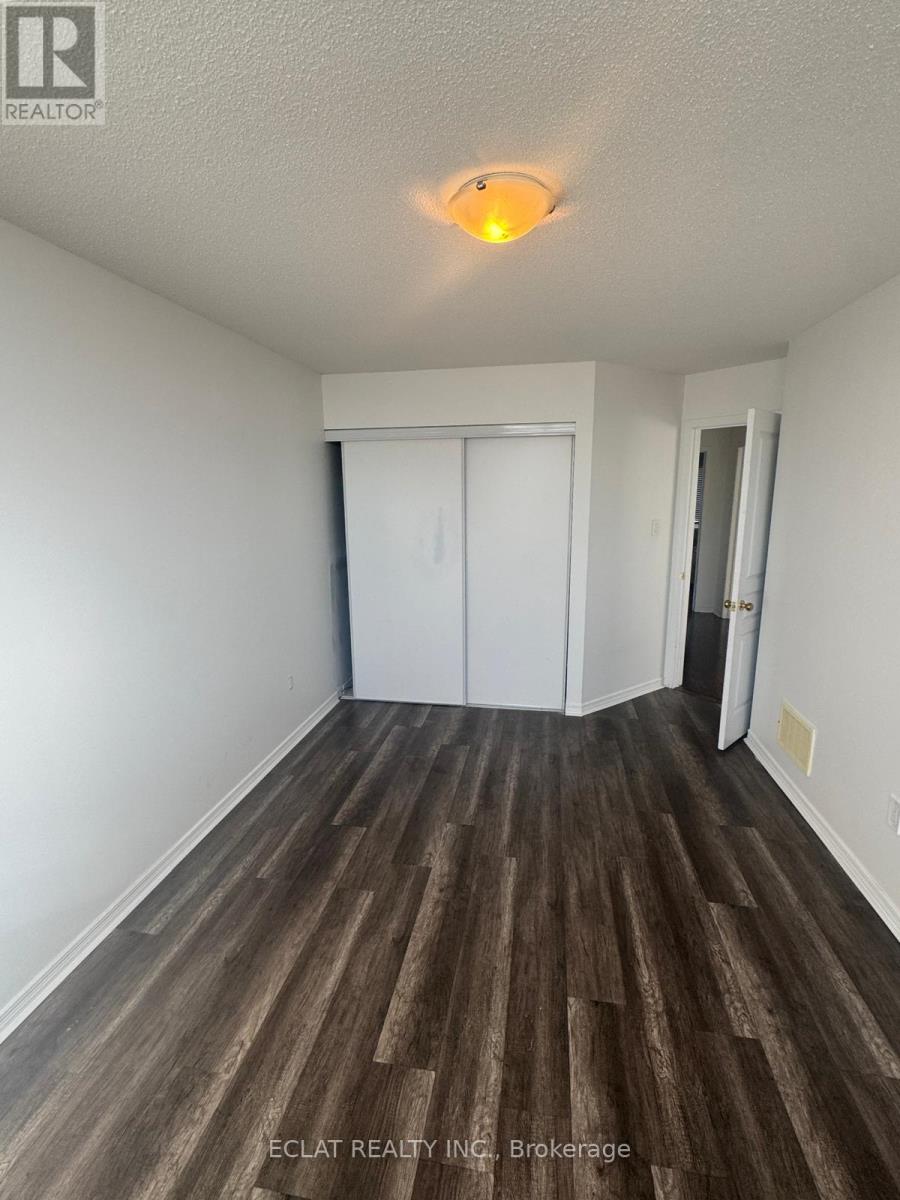 2 Lancaster Court, Barrie, Ontario  L4M 0G1 - Photo 9 - S12932026