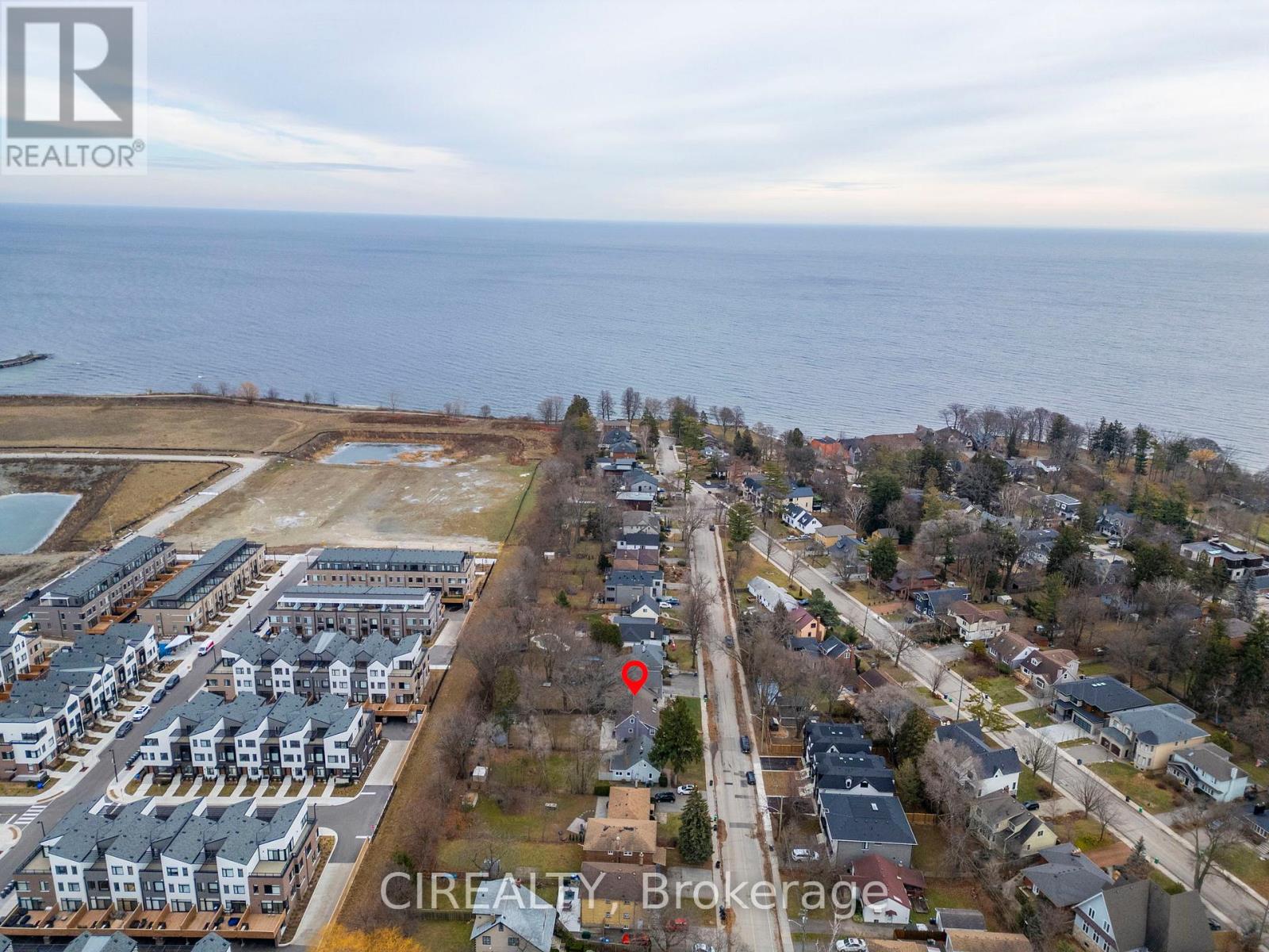 27 Pine Avenue S, Mississauga, Ontario  L5H 2P5 - Photo 22 - W12931590