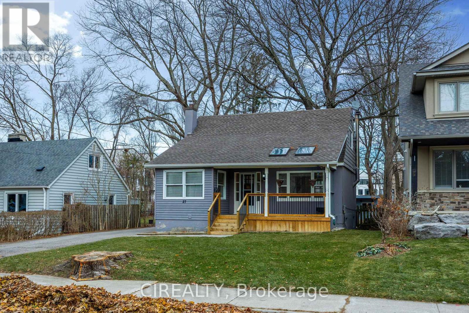 27 Pine Avenue S, Mississauga, Ontario  L5H 2P5 - Photo 6 - W12931590