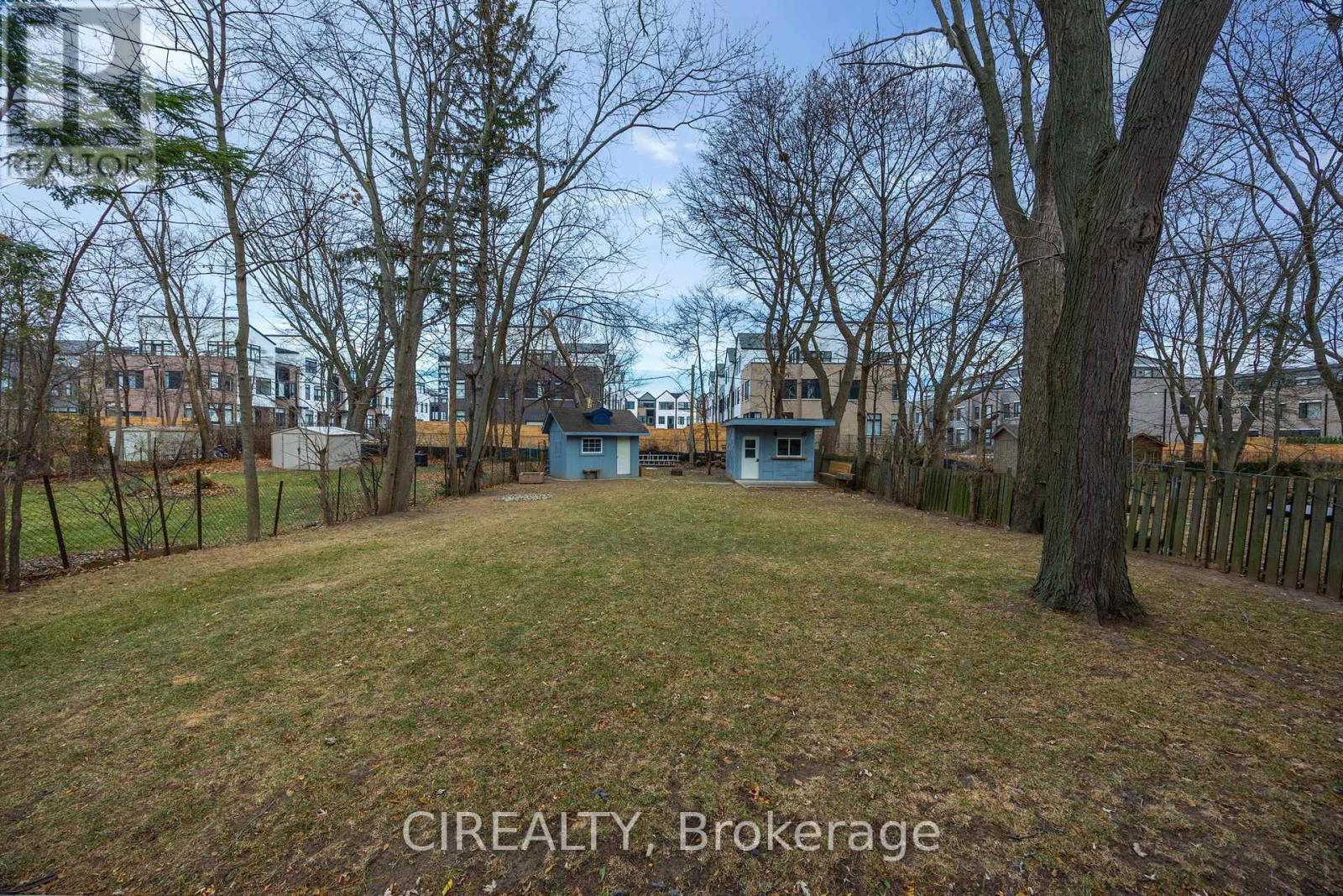 27 Pine Avenue S, Mississauga, Ontario  L5H 2P5 - Photo 16 - W12931590