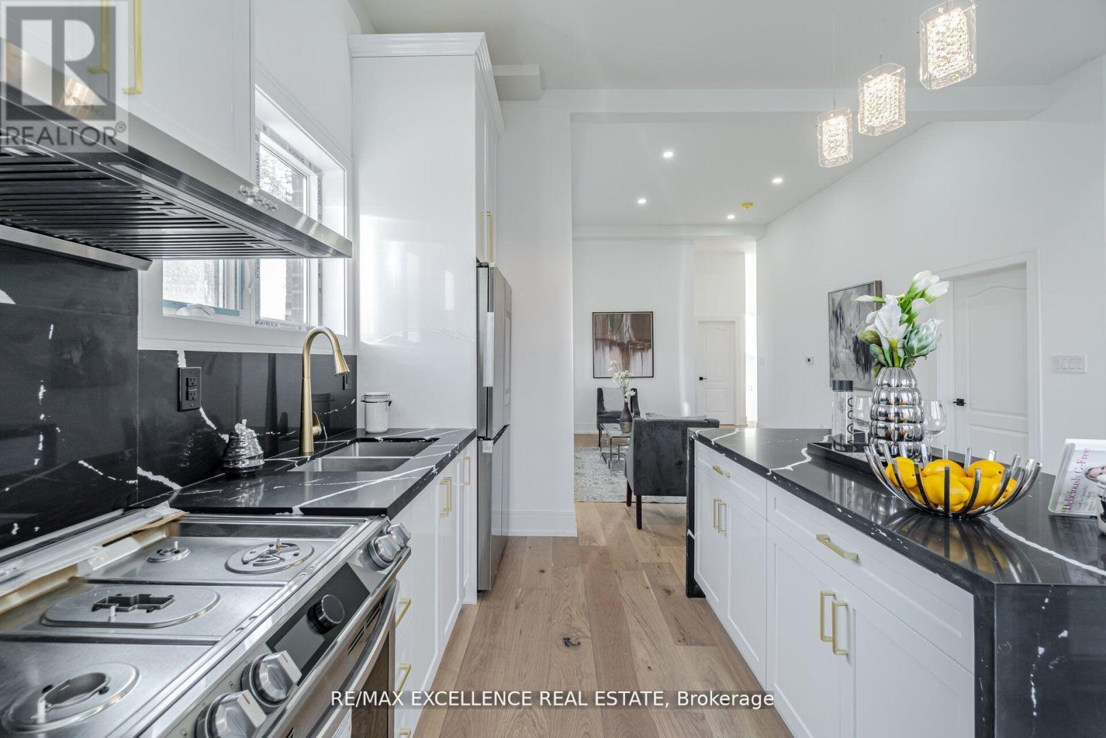 55 Renfield Street, Toronto, Ontario  M6M 4V5 - Photo 11 - W12932012